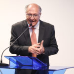 Governo elevará mistura de etanol na gasolina para 32% a partir de quarta-feira (24), diz Alckmin