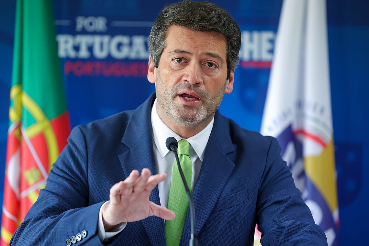 Ventura avisa que aproximação dos partidos do Governo ao PS “tem consequências”