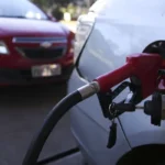 Com petróleo em alta, governo estende subsídio à gasolina por mais dois meses